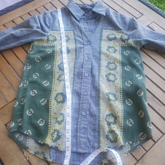 Gray and Green Floral Button-Up Shirt For Women Size S - Picture 4 of 6